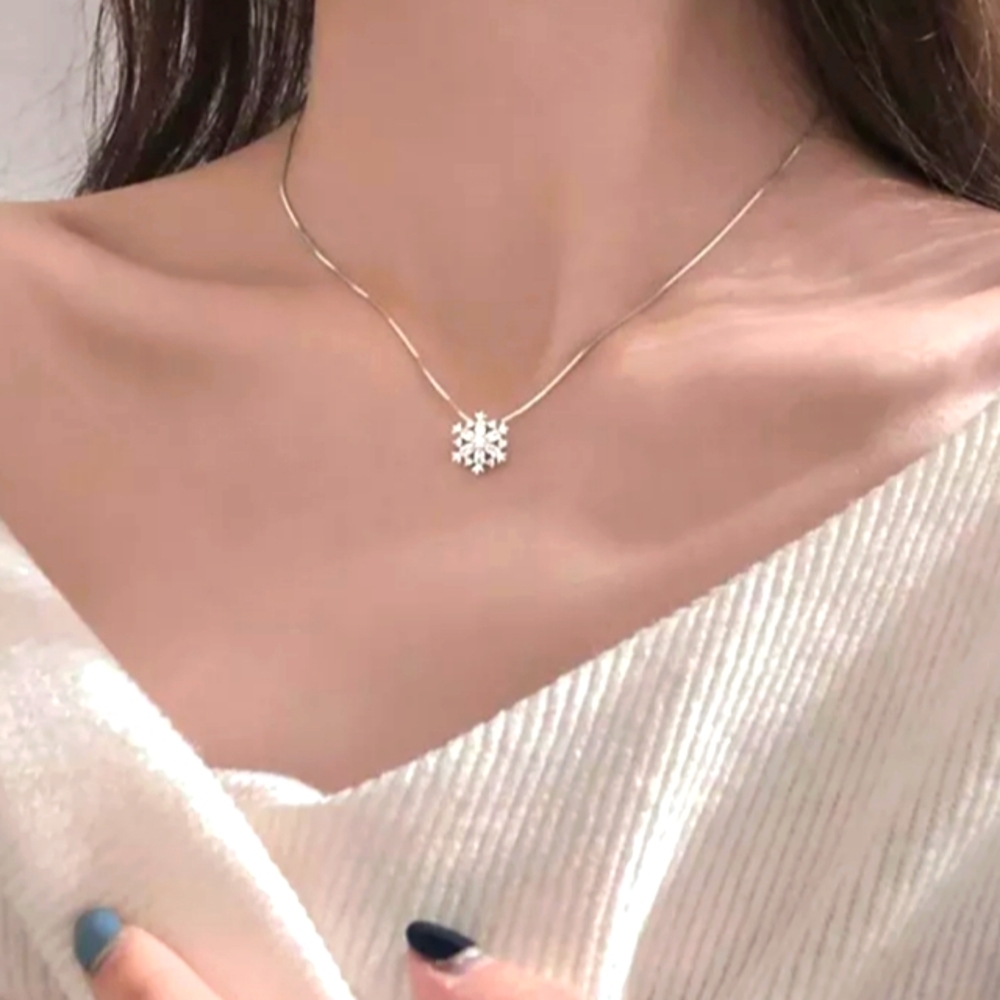 Snowflake Pendant Necklace sterling silver 9.25